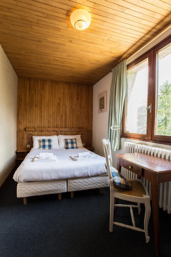 Chalet Les Melezes Bed & Breakfast Тин Екстериор снимка