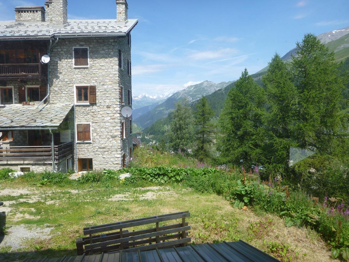 Chalet Les Melezes Bed & Breakfast Тин Екстериор снимка