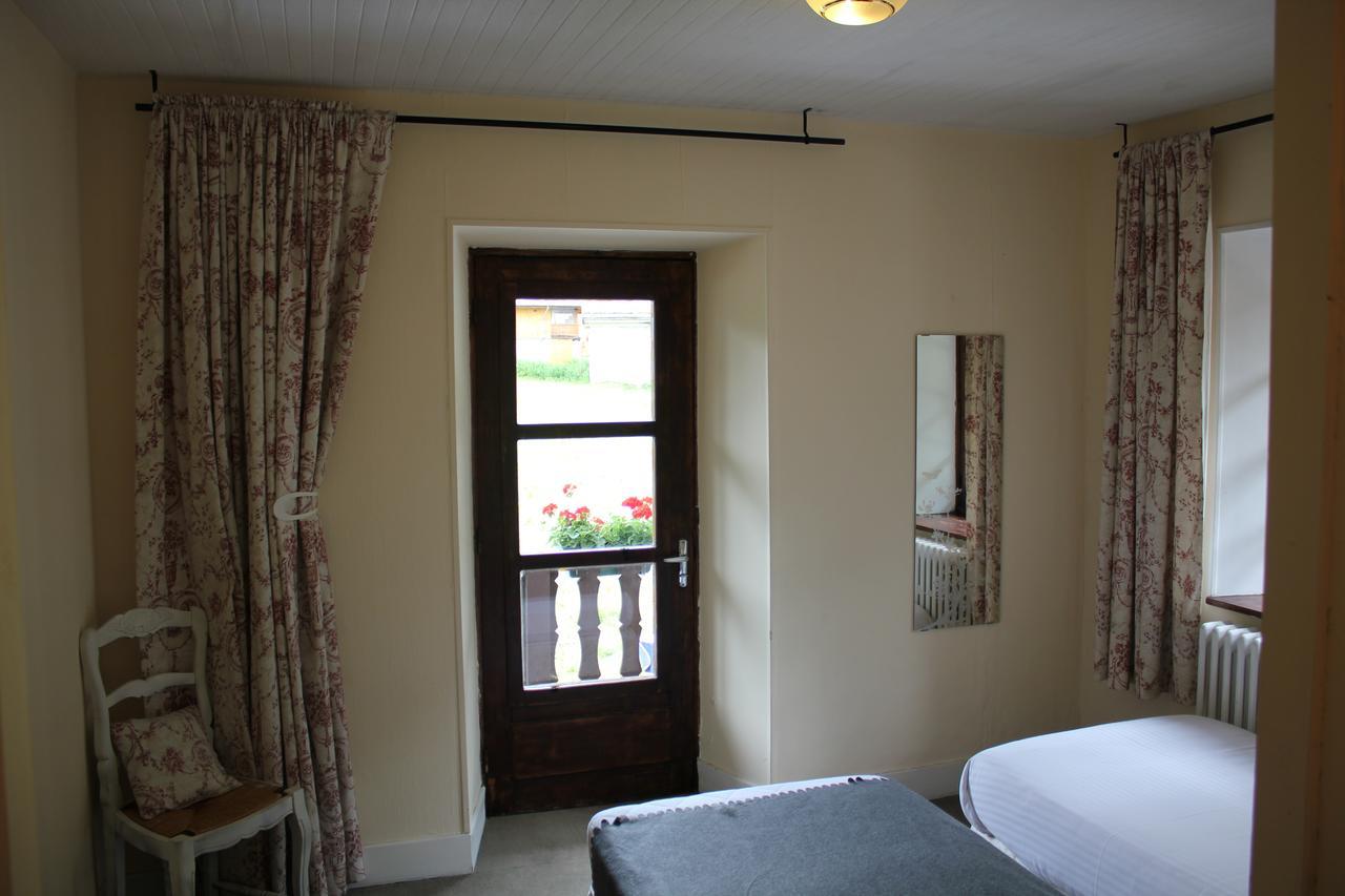 Chalet Les Melezes Bed & Breakfast Тин Екстериор снимка